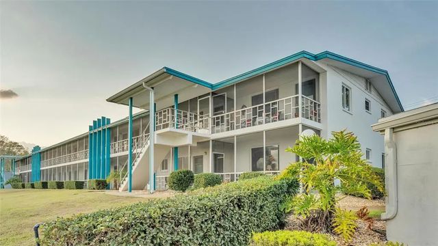 1600 W Lake Parker Drive B9, LAKELAND