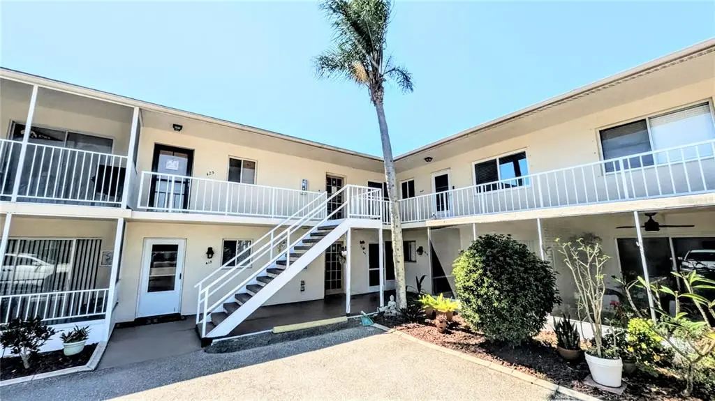 360 Base Avenue E 424, VENICE
