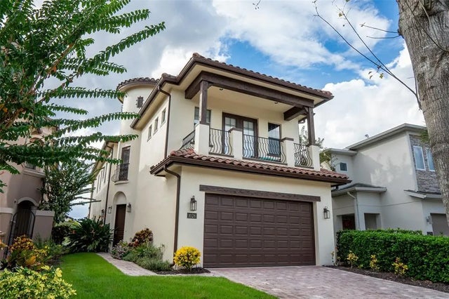 1028 Castle Pines Court, REUNION