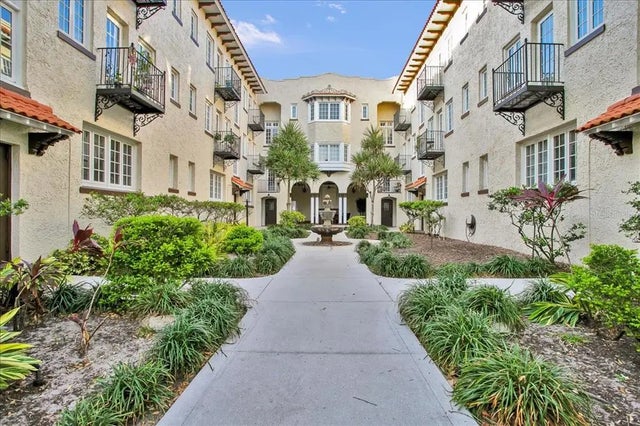 2117 W Dekle Avenue F3, TAMPA