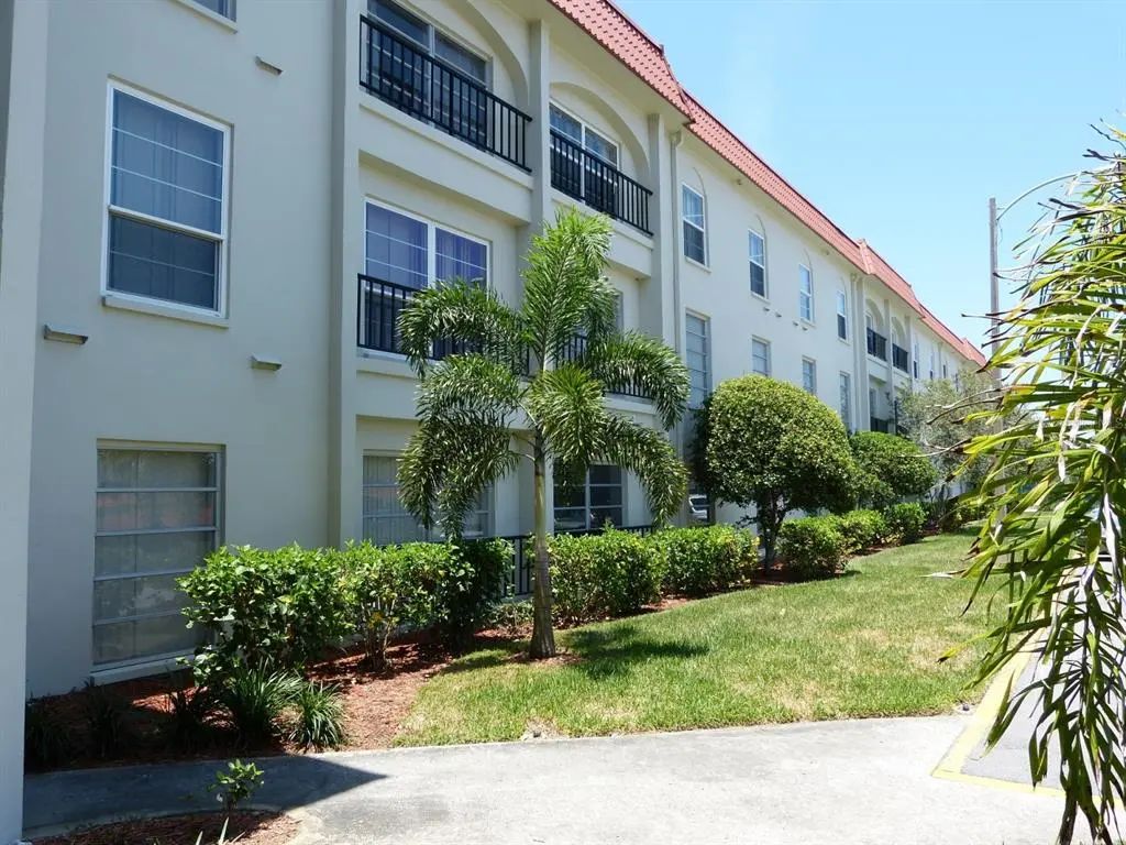 2700 Bayshore Boulevard 2205, DUNEDIN