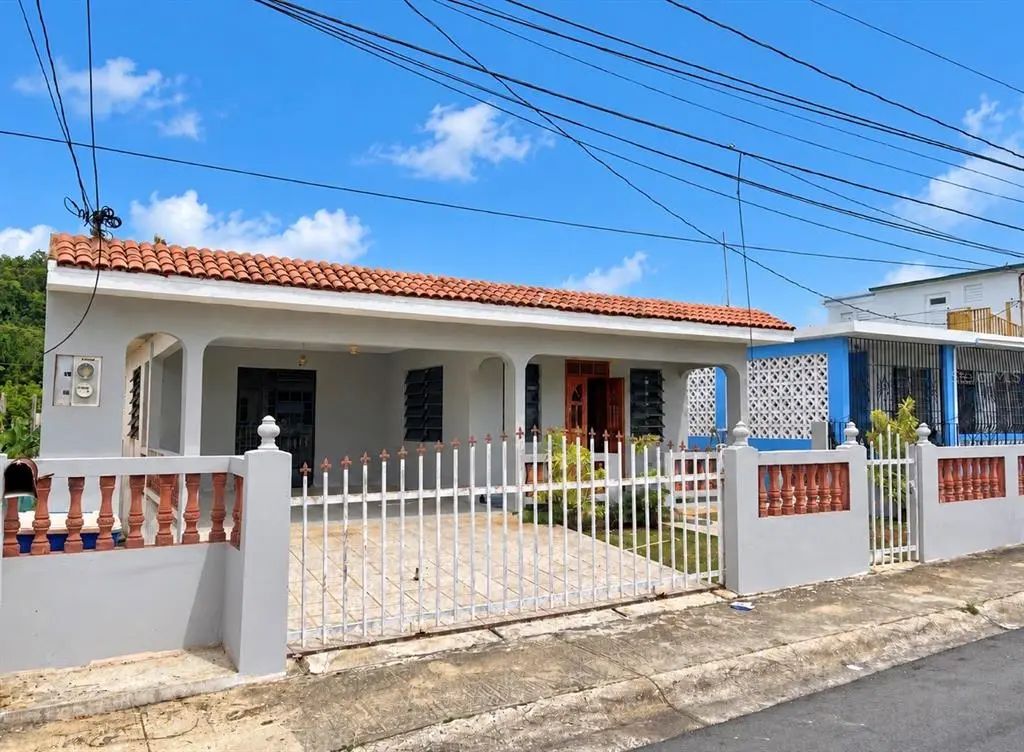 #635 18 St. Urb. Vista Verde, AGUADILLA