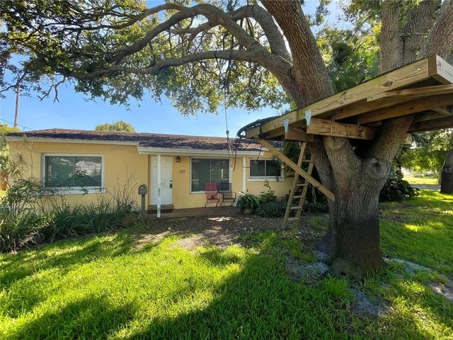 601 56th Street N, ST PETERSBURG