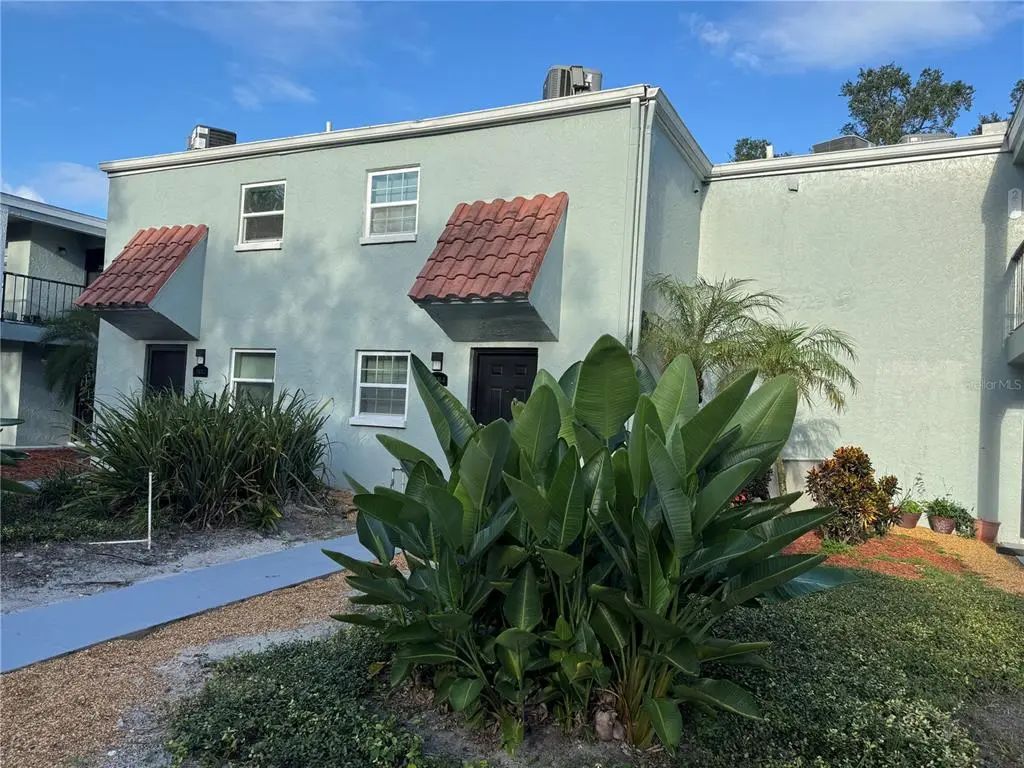 2884 Somerset Park Drive 2907, TAMPA