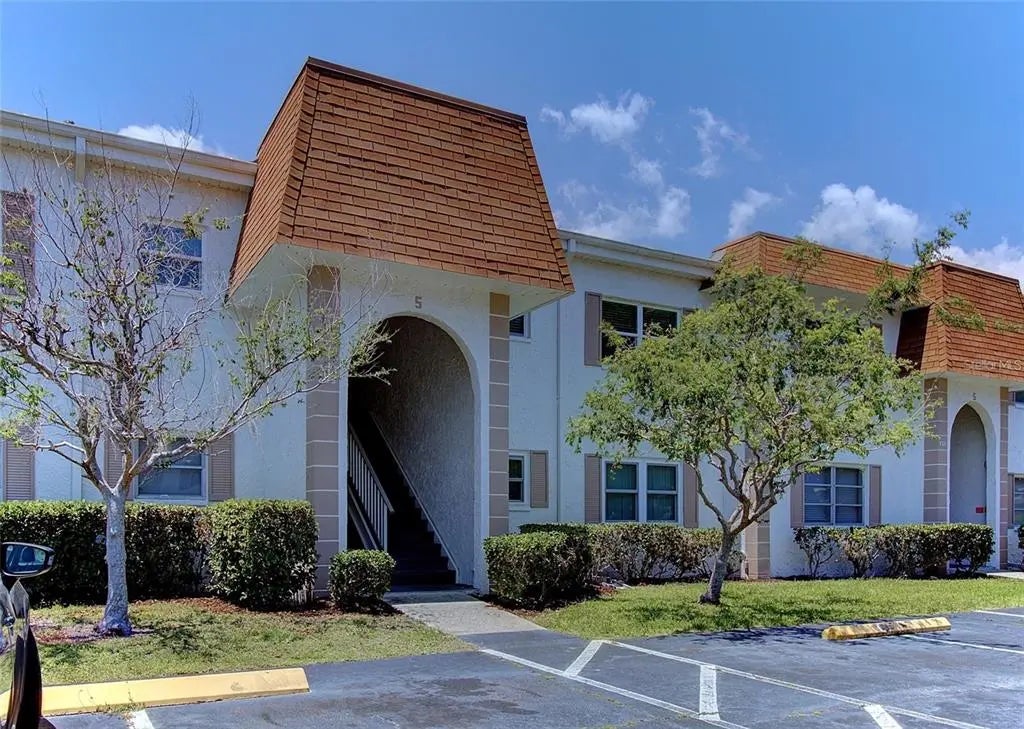 379 S Mcmullen Booth Road 75, CLEARWATER