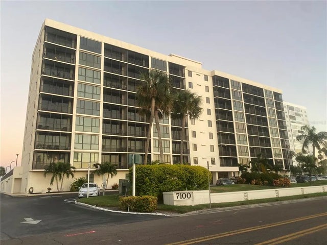 7100 Sunshine Skyway Lane S 906, ST PETERSBURG