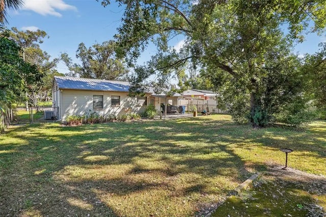 1422 W Bogie Drive, TAMPA