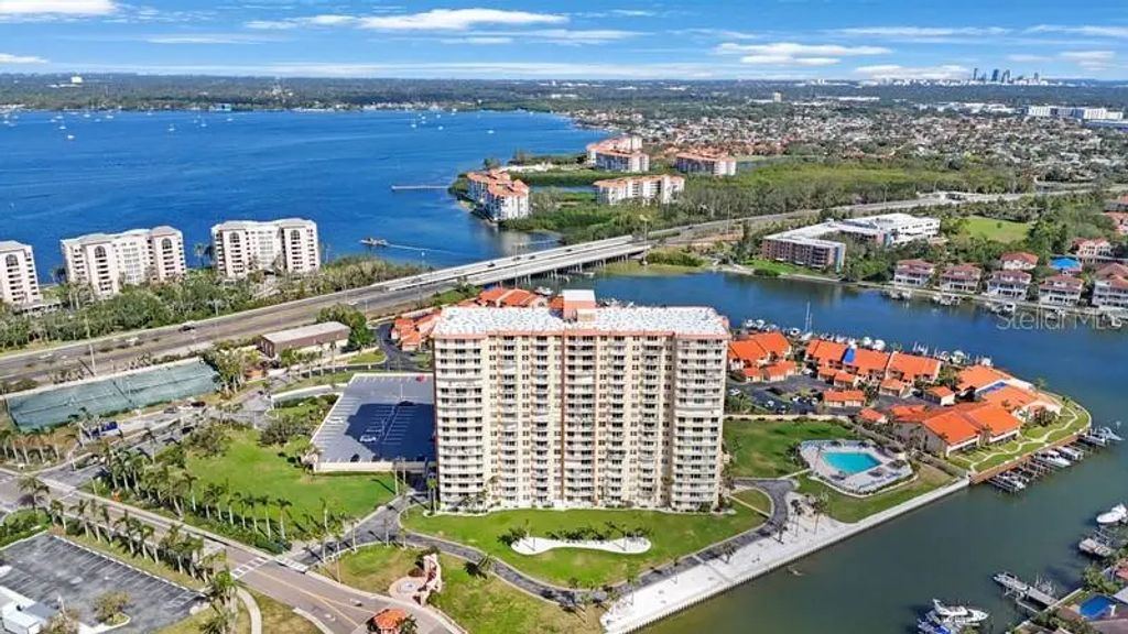 4900 S Brittany Drive S 414, ST PETERSBURG