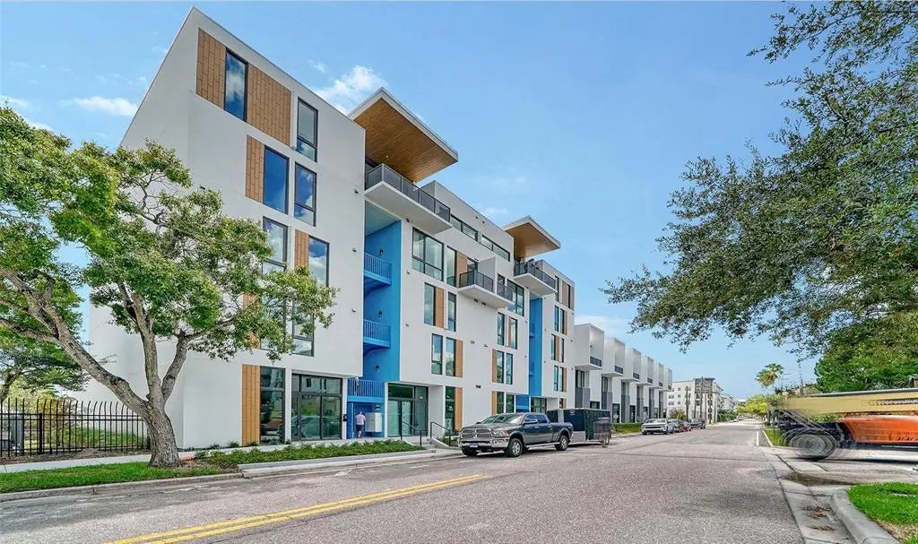 1558 4th Street 210, SARASOTA