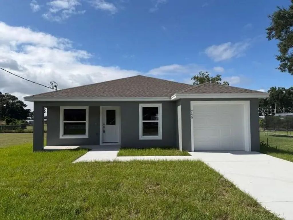 745 N 3rd St, EAGLE LAKE