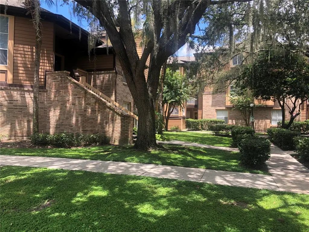 486 N Pin Oak Place 206, LONGWOOD