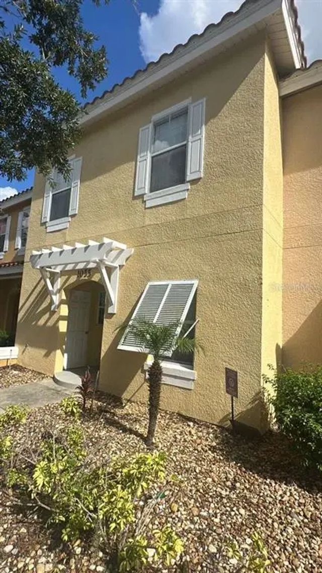 1055 Park Ridge Circle, KISSIMMEE