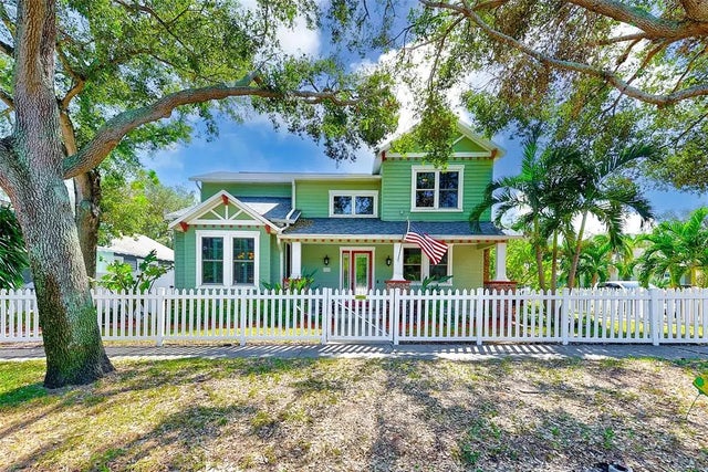 1110 Highland Street S, ST PETERSBURG
