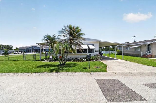 3586 Lazy Lake Drive N, LAKELAND