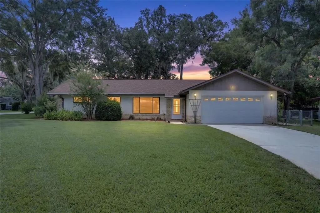 290 Sandyhook Lane, DELAND