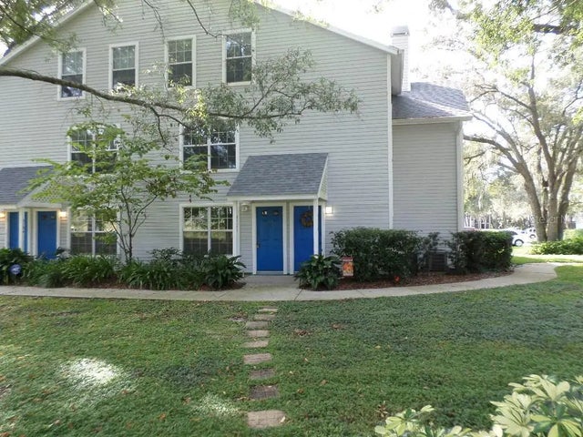 3106 Valley Oaks Drive 3106, TAMPA