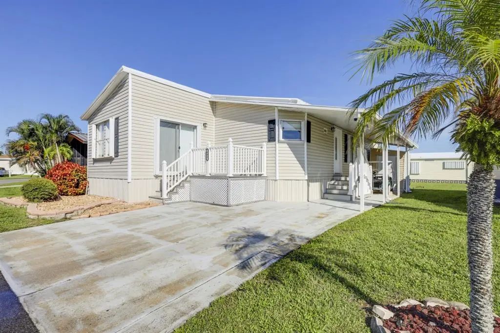 2100 Kings Highway 643, PORT CHARLOTTE