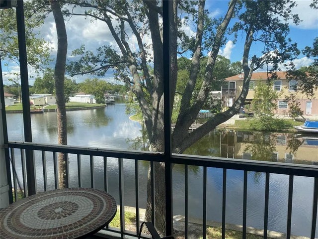 9213 Tudor Drive B204, TAMPA