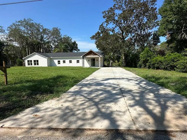 16122 E Lake Burrell Drive, LUTZ