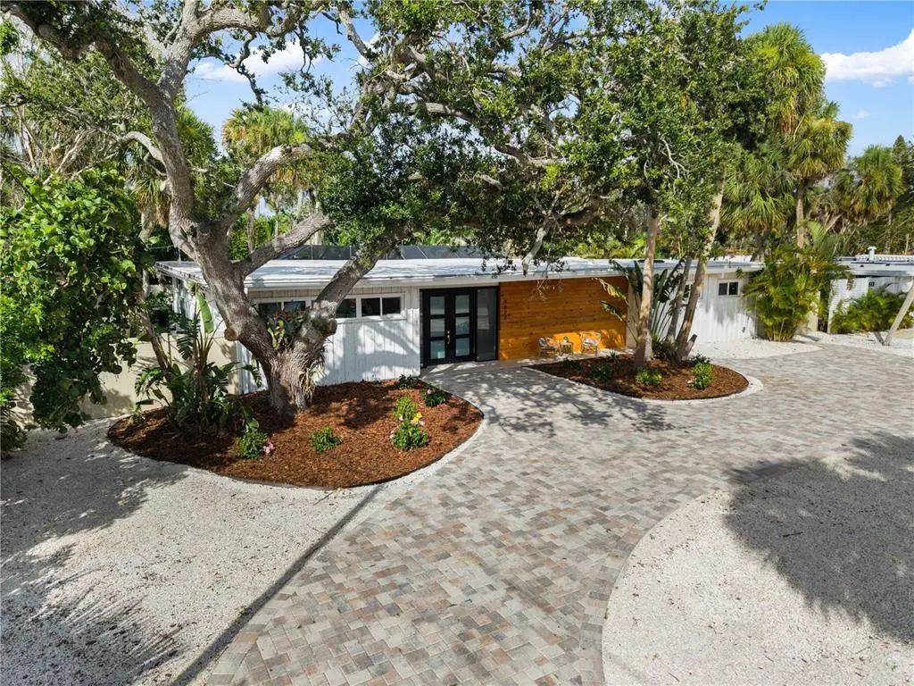 4879 Commonwealth Drive, SARASOTA