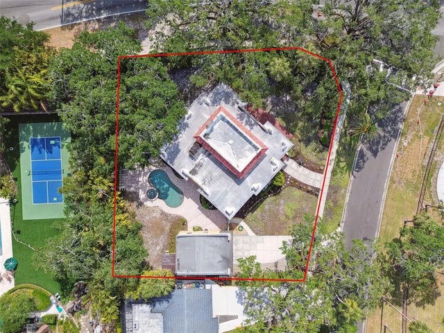 2710 N Dundee Street, TAMPA