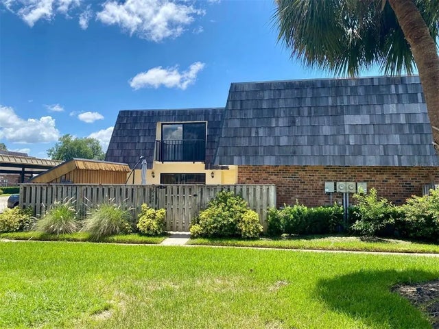 2942 Poplar Avenue, LEESBURG