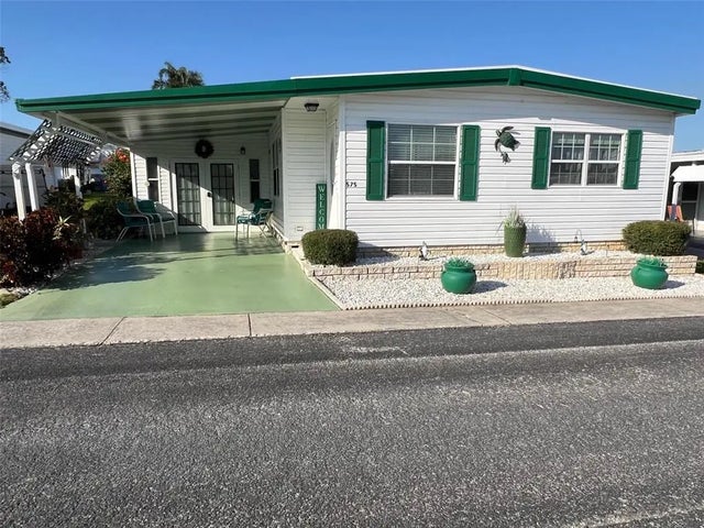 575 Queen Palm Street, LARGO