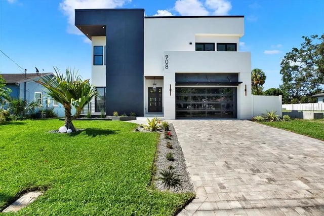 908 W Fribley Street, TAMPA