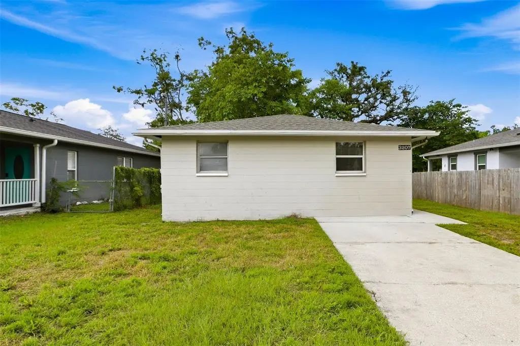 3207 E North Bay Street, TAMPA
