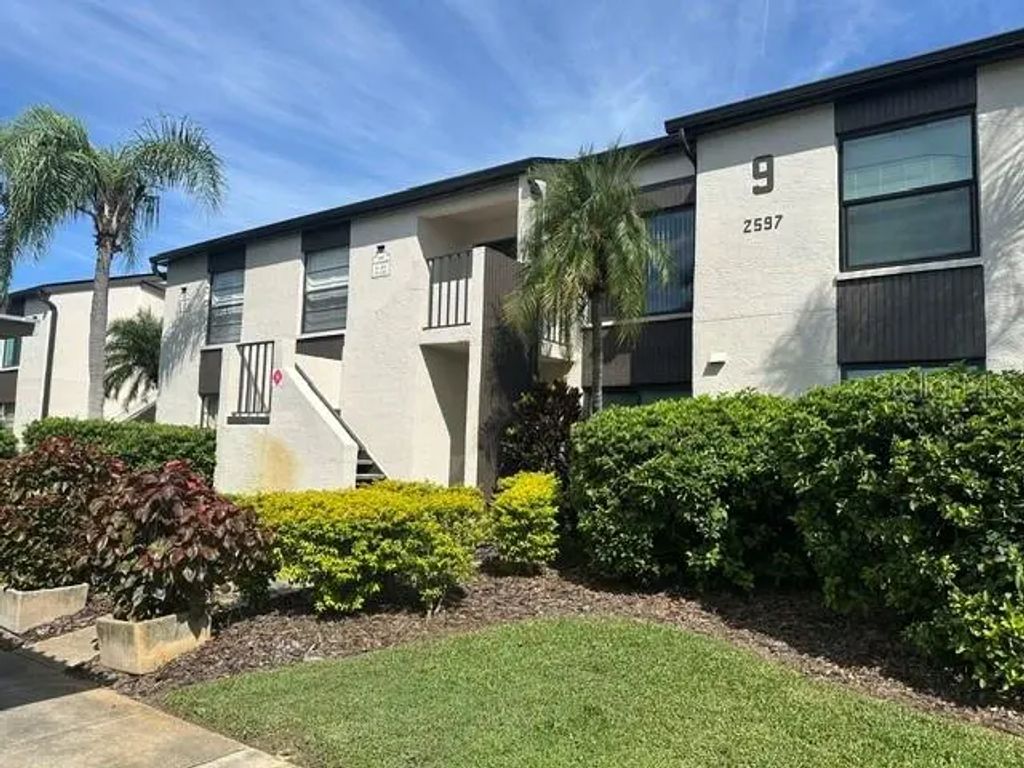 2597 Countryside Boulevard 211, CLEARWATER