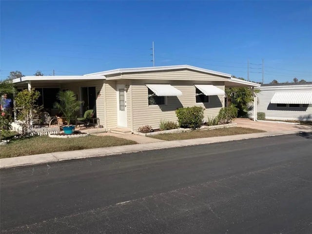 52 Frangipani Circle, LARGO