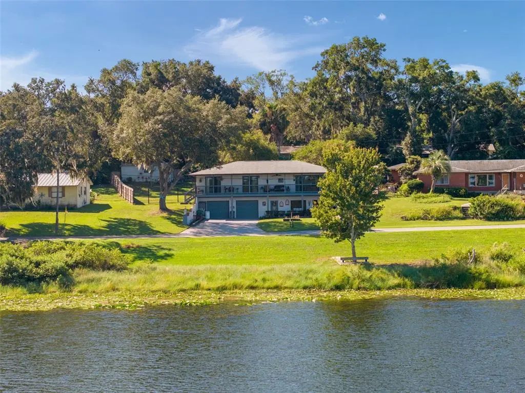 521 E Mirror Lake Drive, FRUITLAND PARK