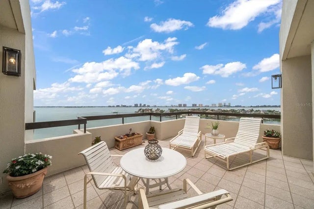 4 Belleview Boulevard 802, BELLEAIR