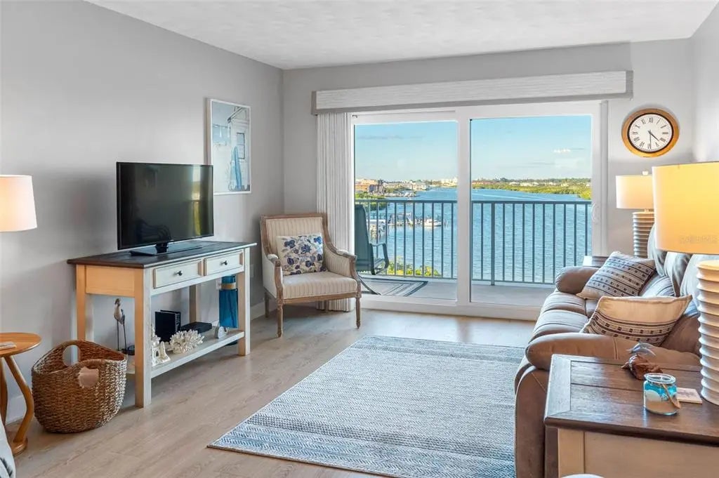 19451 Gulf Boulevard 706, INDIAN SHORES