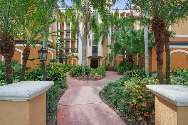 12538 Floridays Resort Drive 411, ORLANDO