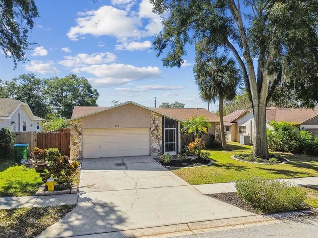 698 Crystal Drive, PALM HARBOR