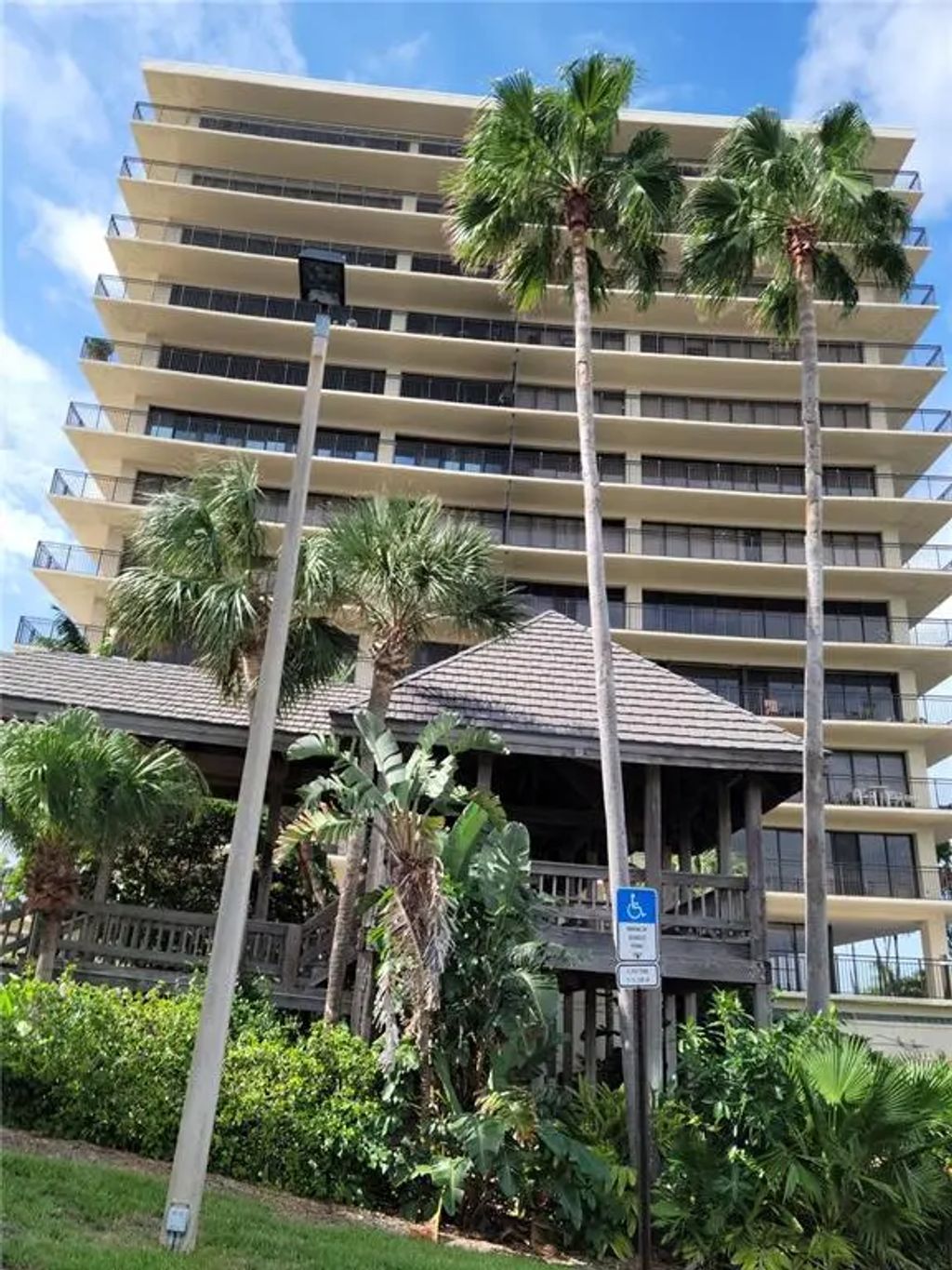 7650 Bayshore Drive 302, TREASURE ISLAND