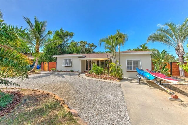 2152 75th Way N, ST PETERSBURG