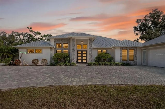 8015 High Oaks Trail, MYAKKA CITY