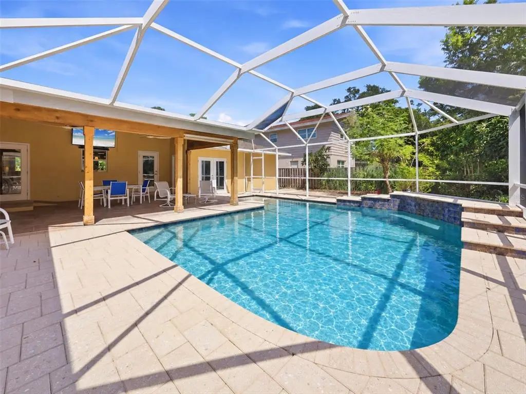 942 Virginia Drive, SARASOTA