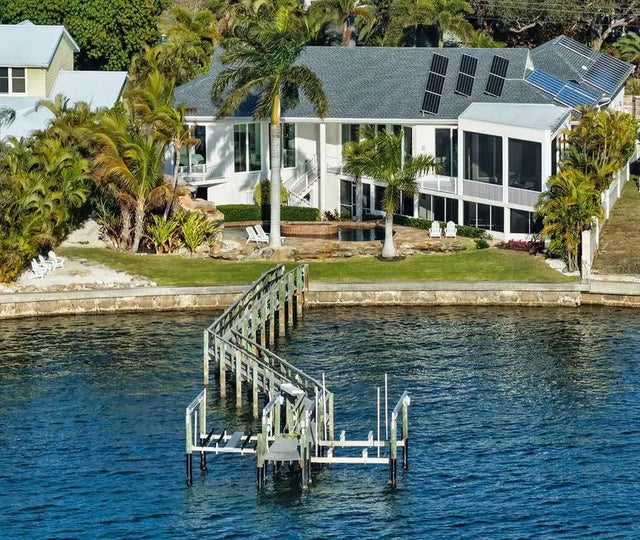 324 Bayshore Drive, OSPREY