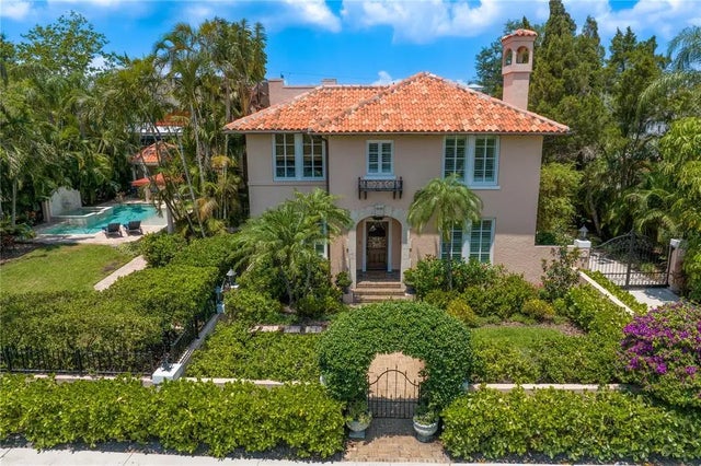 136 W Davis Boulevard, TAMPA