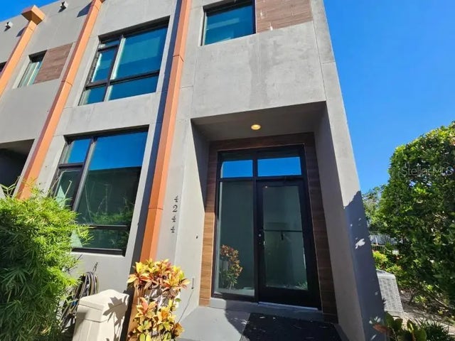 4244 Gauge Line Loop, TAMPA