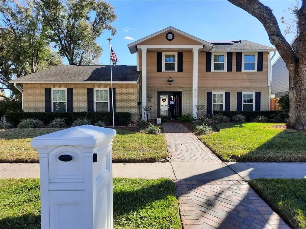 8602 Leighton Drive, TAMPA