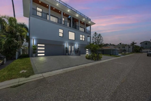 18077 3rd Street E, REDINGTON SHORES