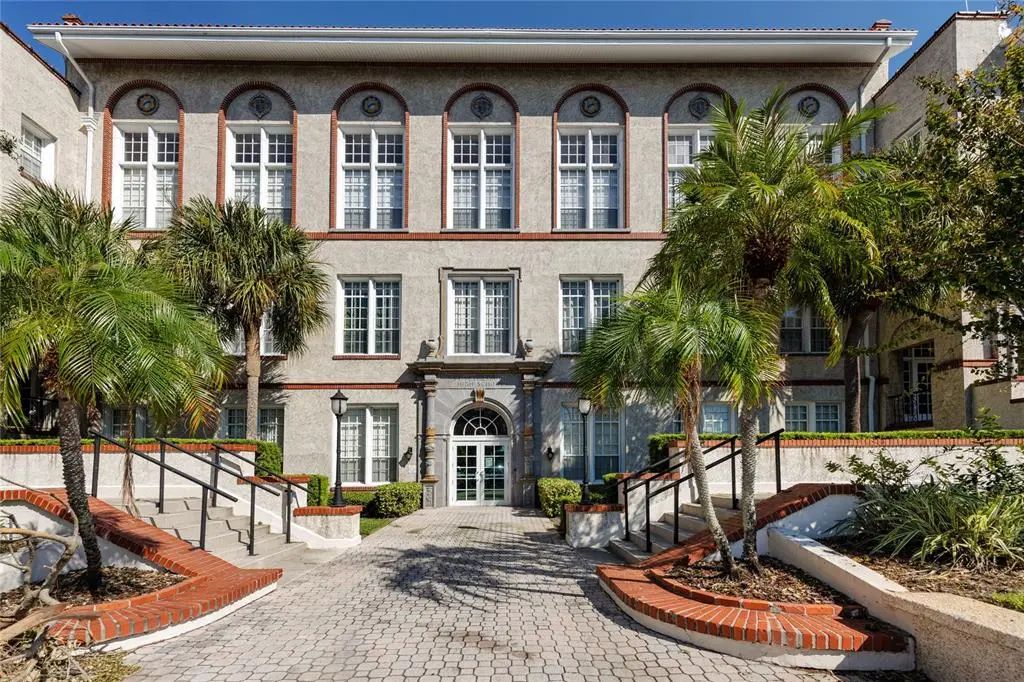701 Mirror Lake Drive N 206, ST. PETERSBURG