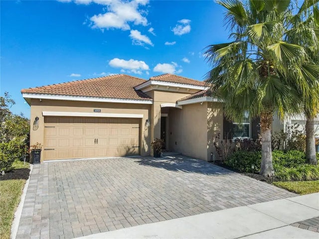 1055 Oak Bluff Drive, DAVENPORT