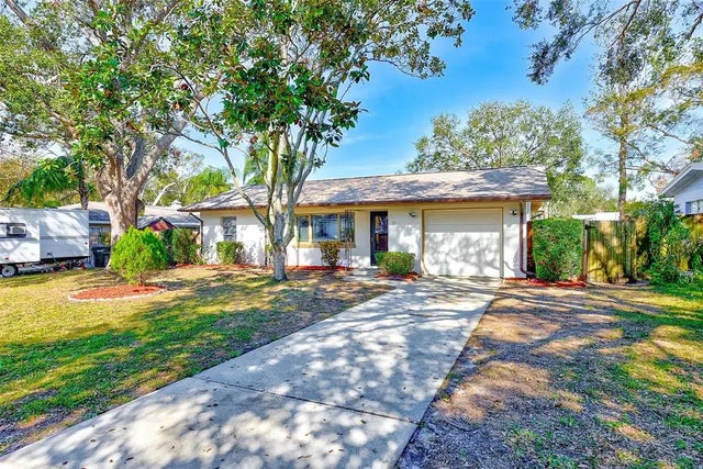 21 Belle Meade Circle, LARGO