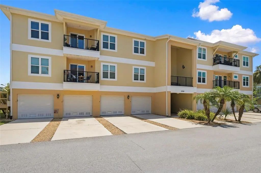5064 Royal Palms Way 204, NEW PORT RICHEY