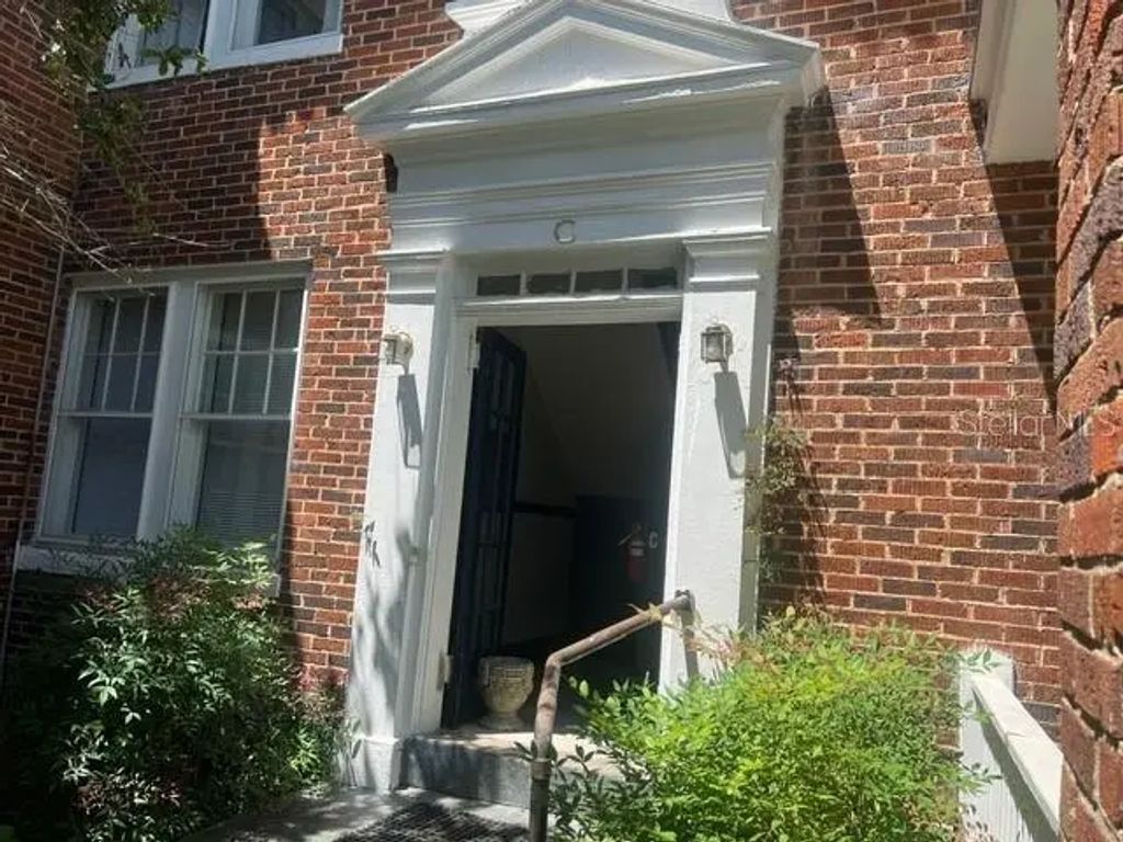 1975 Vineville Ave C2, MACON